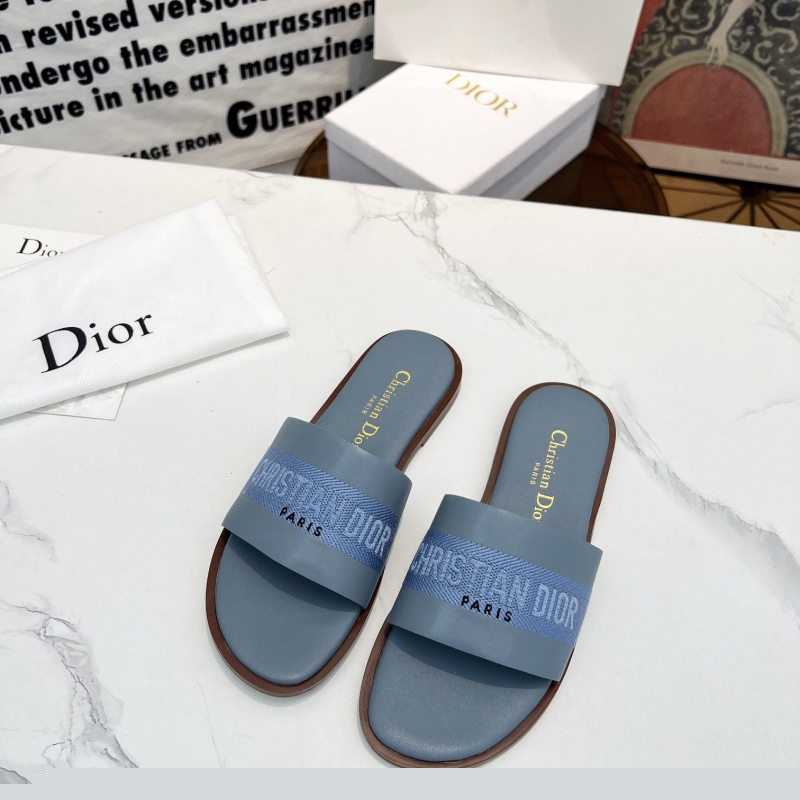 ch**an D*or slippers